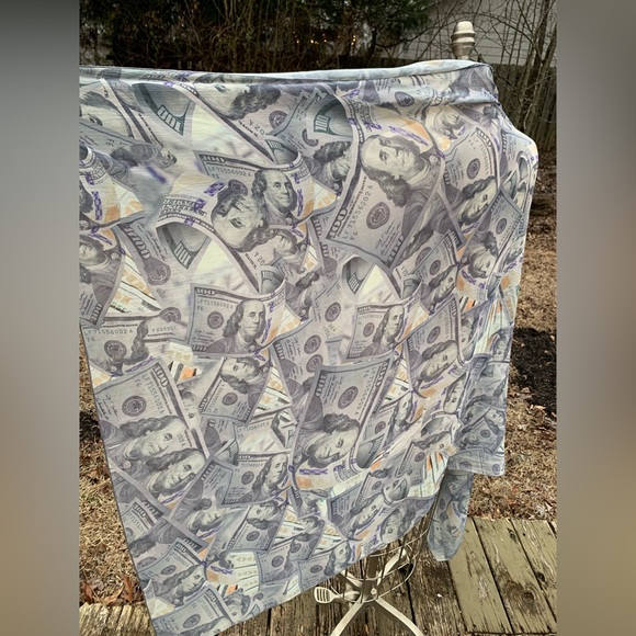 Large Money Print Scarf - Picture 5 of 16